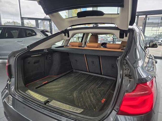 BMW 320i Sportline 1.Hand/Auto./Navi/AHK/Leder/RFK