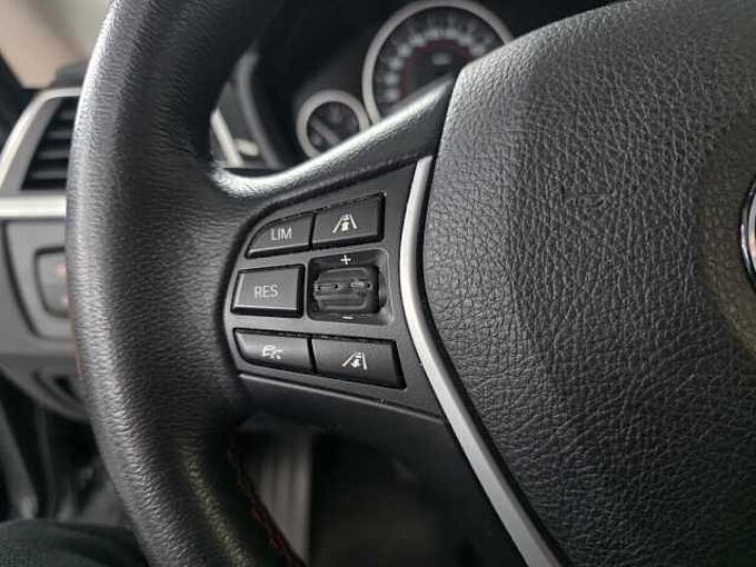 BMW 320i Sportline 1.Hand/Auto./Navi/AHK/Leder/RFK