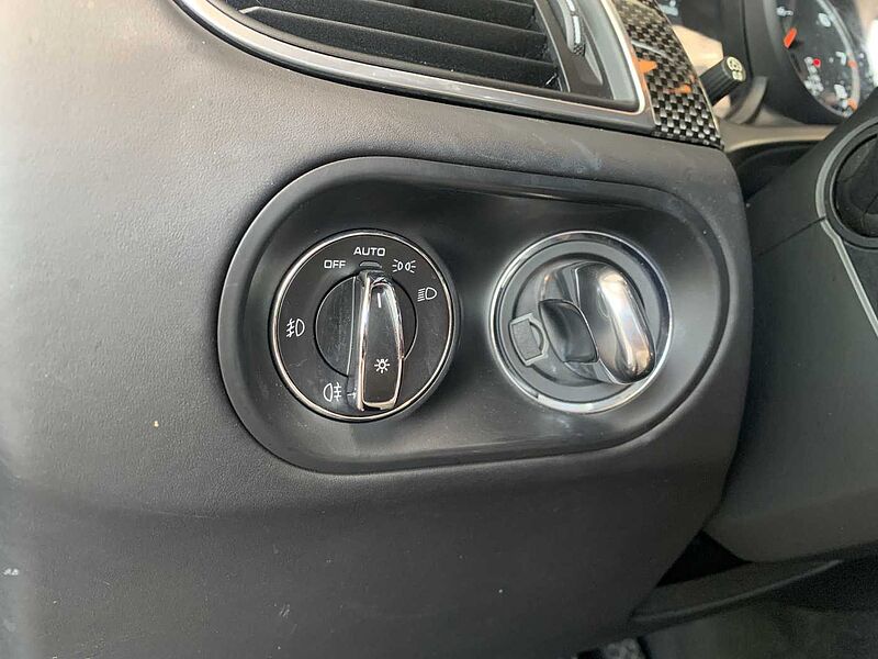 Porsche Macan Turbo | Export/-Händler | AHK/PANO/Standhz. /ACC