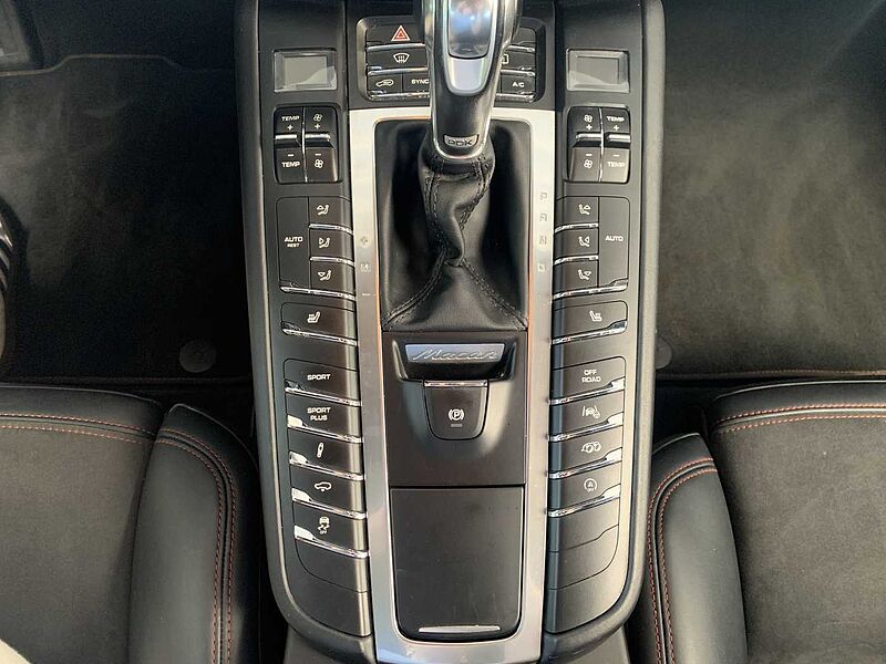 Porsche Macan Turbo | Export/-Händler | AHK/PANO/Standhz. /ACC