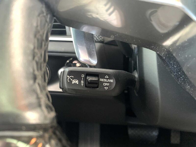 Porsche Macan Turbo | Export/-Händler | AHK/PANO/Standhz. /ACC