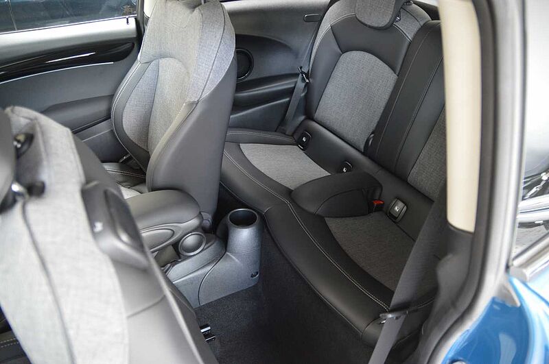 MINI 3-TÜRER Mini Cooper Aut. Classic Trim