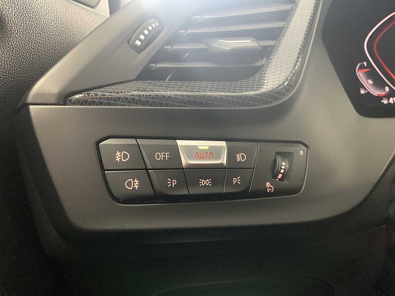 BMW 118i M Sport LED/LMHUD