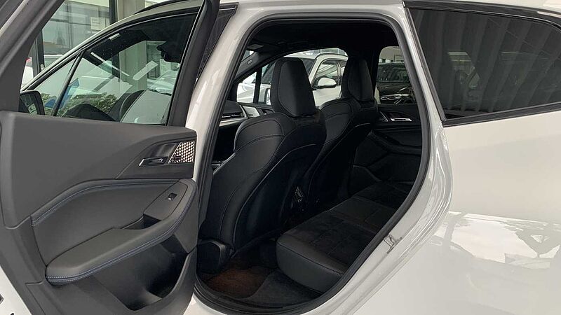 BMW 218i Active Tour. M-Sport NAVI/AHK/LM/H&K