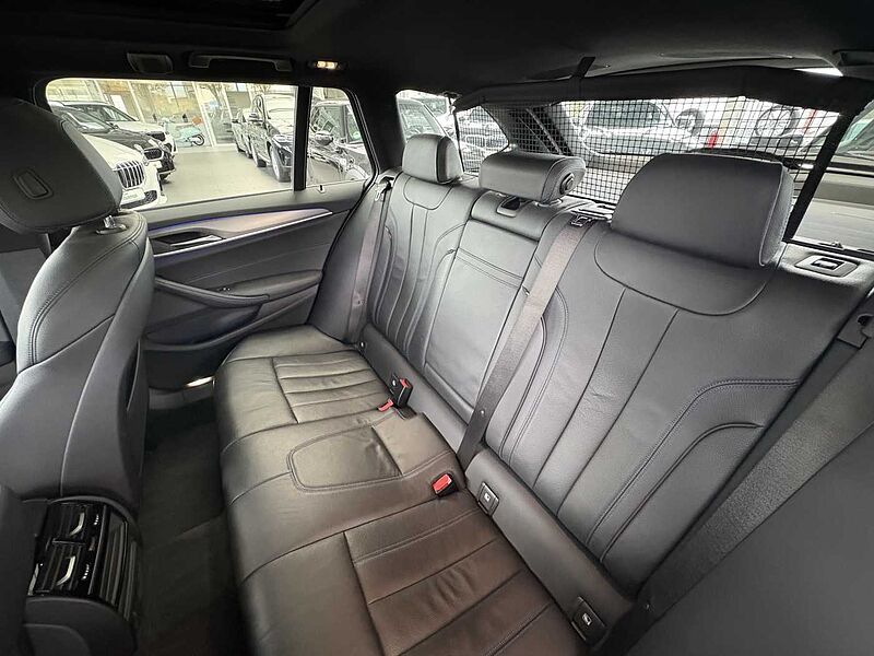 BMW 520D Touring M-Sport Pano/Leder/LM-19/AHK