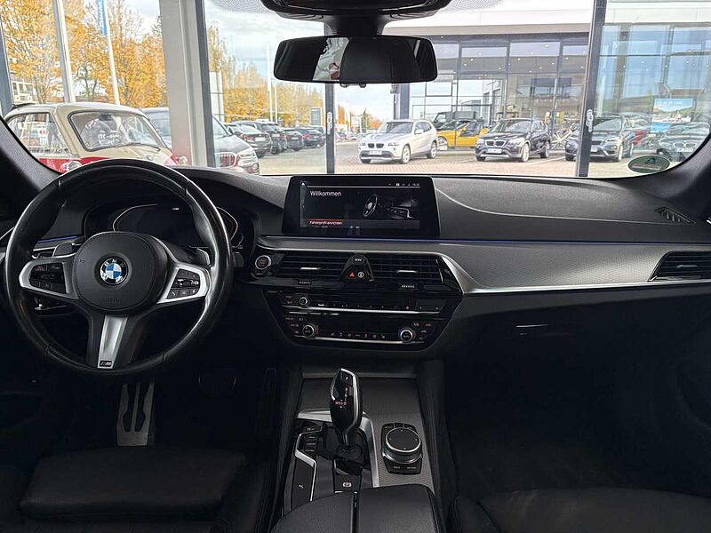 BMW 520D Touring M-Sport Pano/Leder/LM-19/AHK