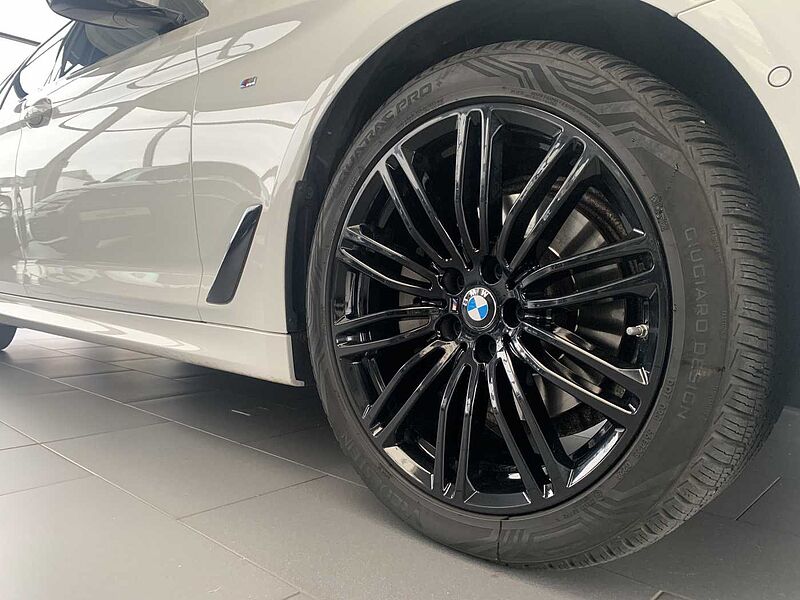 BMW 520D Touring M-Sport Pano/Leder/LM-19/AHK