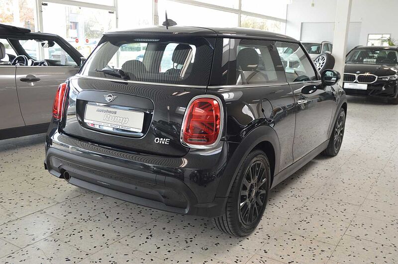 MINI 3-TÜRER Mini One Blackyard