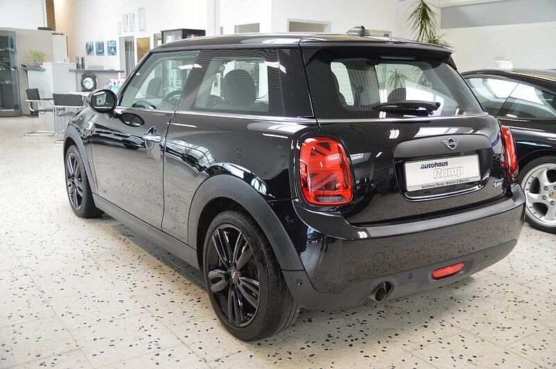 MINI 3-T&Uuml;RER Mini One Blackline