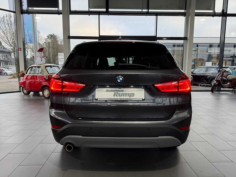 BMW X1 sDrive18i Aut. Advantage LED / NAVI / RFK