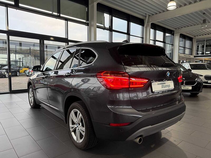 BMW X1 sDrive18i Aut. Advantage LED / NAVI / RFK