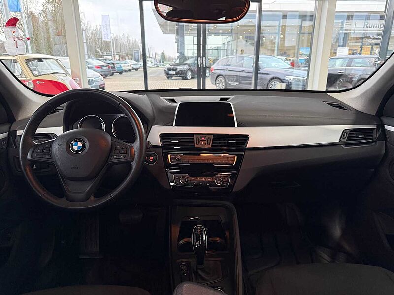 BMW X1 sDrive18i Aut. Advantage LED / NAVI / RFK