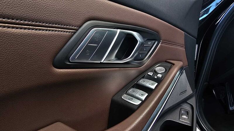 BMW M340i Touring xDrive ACC / HUD / PANO / Keyless