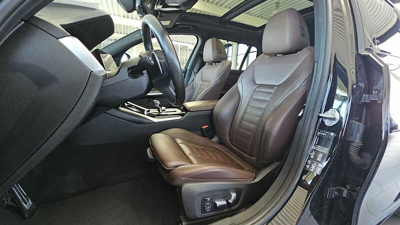 BMW M340i Touring xDrive ACC / HUD / PANO / Keyless