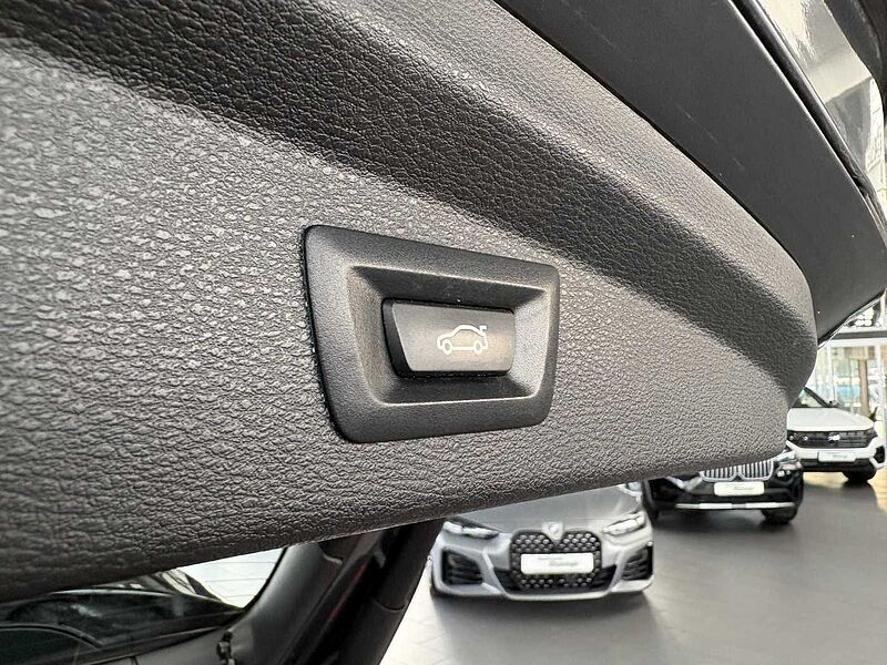 BMW X2 sDrive18i M-Sport / LED / Aut.