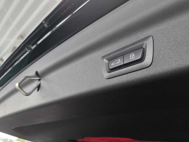 BMW X1 xDrive20d M-Sport/Panorama/AHK/GJR/HK/19'