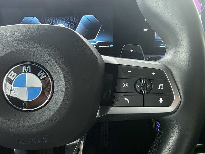 BMW X1 xDrive20d M-Sport/Panorama/AHK/GJR/HK/19'