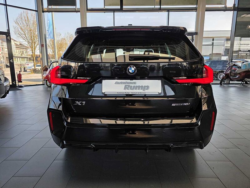 BMW X1 sDrive18i M Sportpaket / Adapt. LED / Keyless