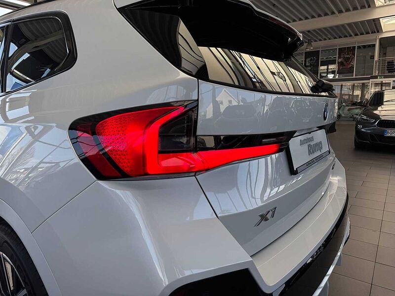 BMW X1 sDrive 18i M Sportpaket / Adapt. LED / Keyless
