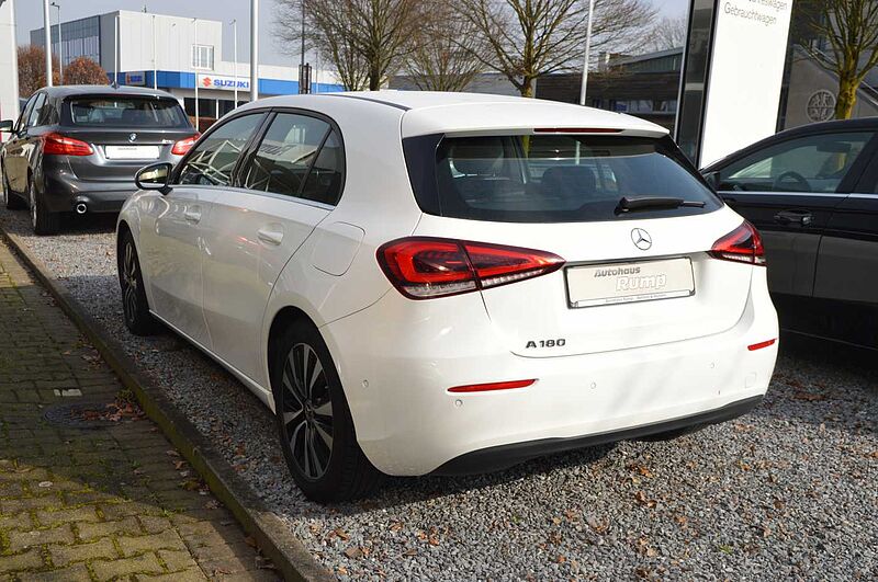 Mercedes-Benz A180 Autom. Navi. Sports.
