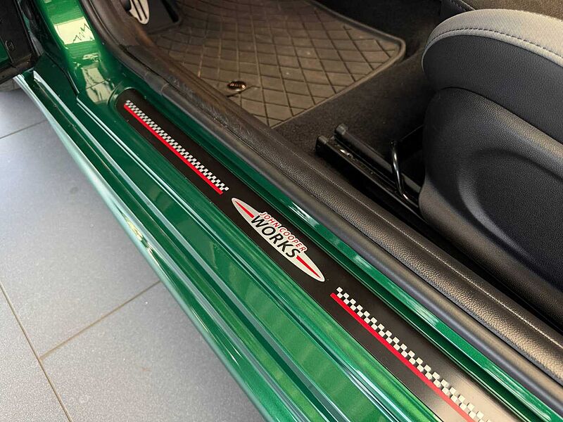 MINI John Cooper Works Cabrio Aut. JCW Trim