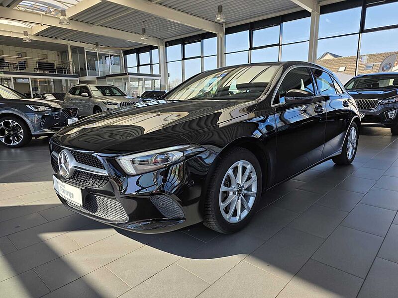 Mercedes-Benz A 250 4Matic 7G-DCT Progressive Multibeam LED / MBUX