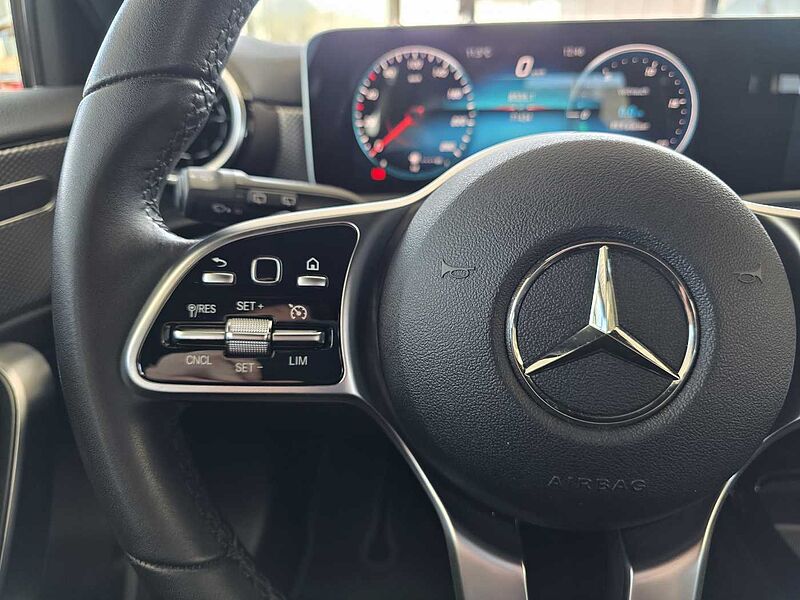 Mercedes-Benz A 250 4Matic 7G-DCT Progressive Multibeam LED / MBUX
