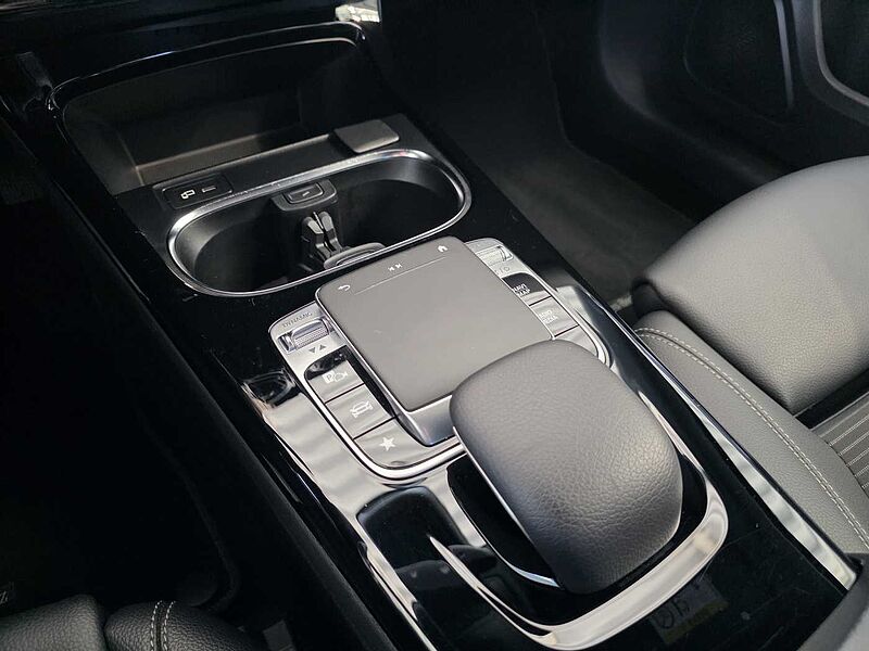 Mercedes-Benz A 250 4Matic 7G-DCT Progressive Multibeam LED / MBUX