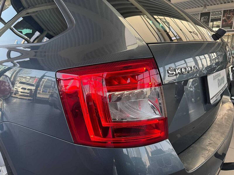 SKODA Octavia Combi Style NAVI/AHK/Klimaaut/LM