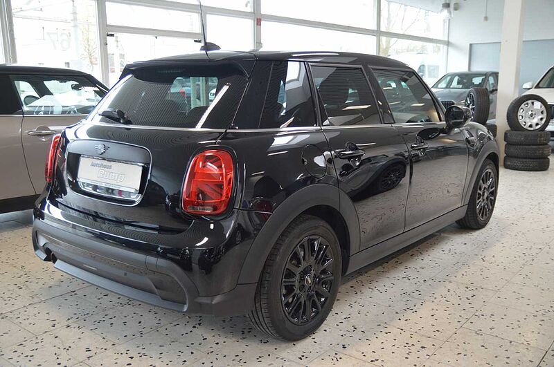 MINI 5-T&Uuml;RER One Aut. Classic Trim