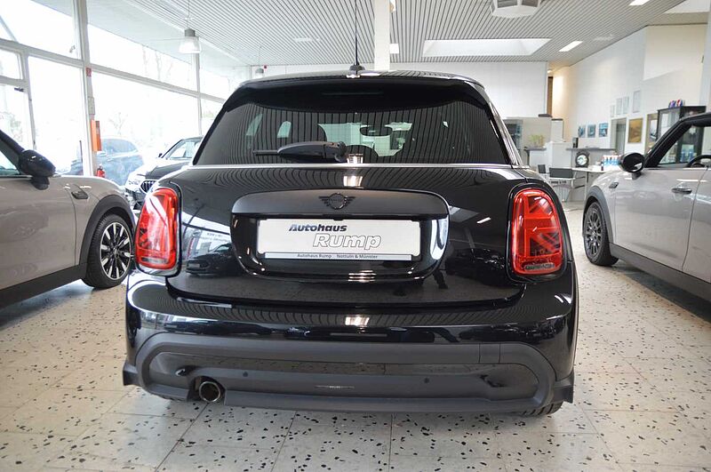 MINI 5-T&Uuml;RER One Aut. Classic Trim