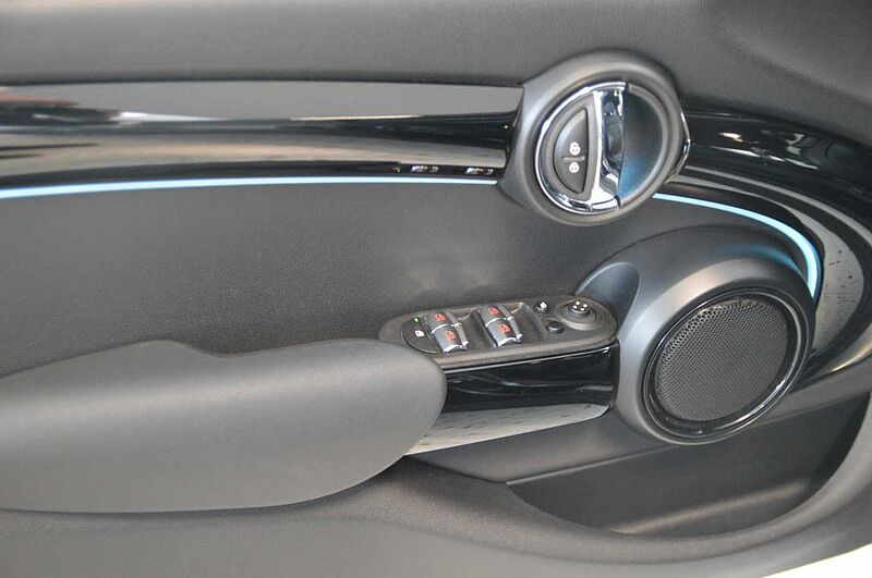 MINI 5-T&Uuml;RER One Aut. Classic Trim