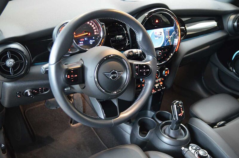 MINI 5-T&Uuml;RER One Aut. Classic Trim