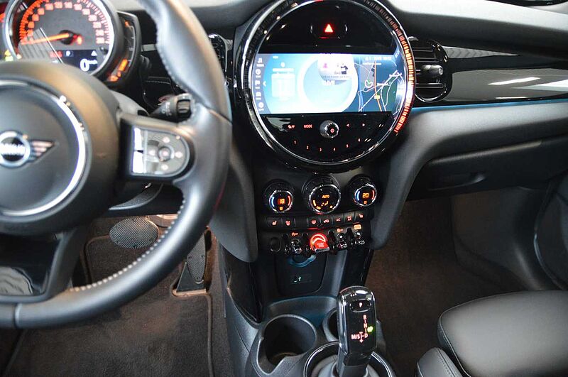 MINI 5-T&Uuml;RER One Aut. Classic Trim