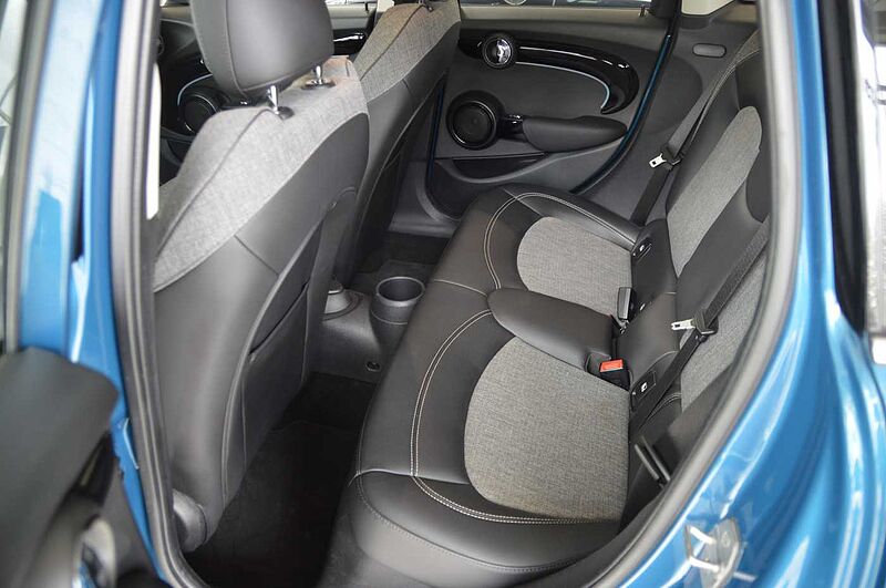 MINI ONE 5-T&Uuml;RER Pano, Navi