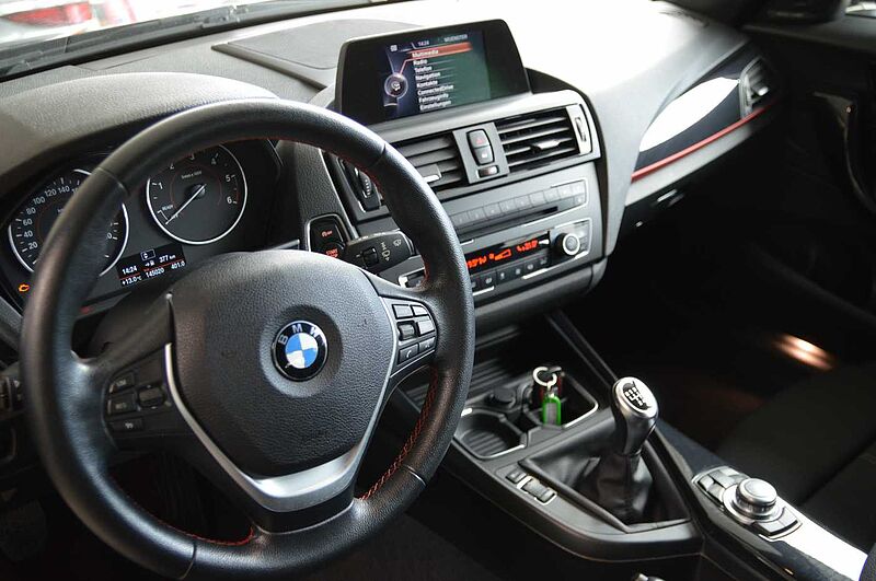 BMW 120d Sport Line LED, Navi, H&K SS