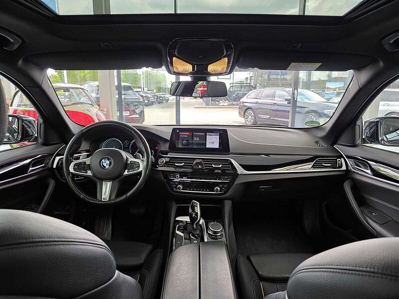 BMW 520d Touring Sport Line HUD/PANO/AHK/RFK/Adapt. LED
