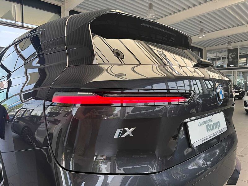 BMW iX xDrive50 Sportpaket/B&W/Drive. Prof. /Luft