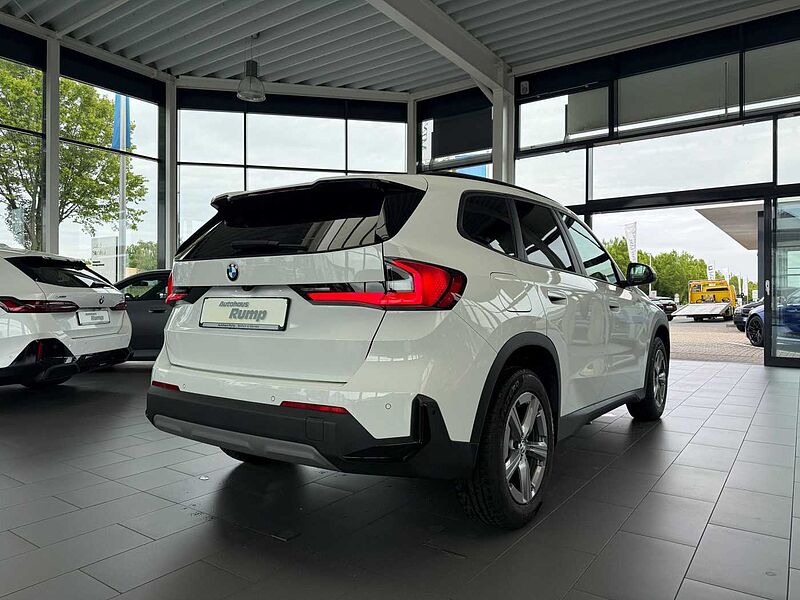 BMW X1 sDrive18i AHK, Adapt. LED, NAVI, RFK