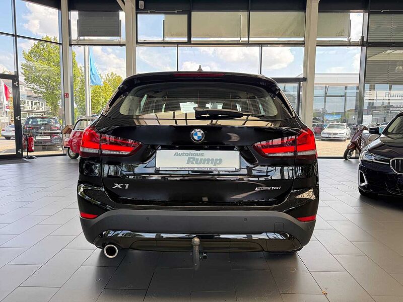 BMW X1 sDrive18i Advantage | LED| Navi | AHK