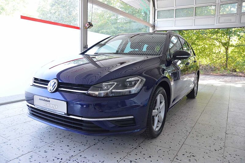 Volkswagen Golf VII Var. 1.5 TSI Auto. IQ. DRIVE AHK