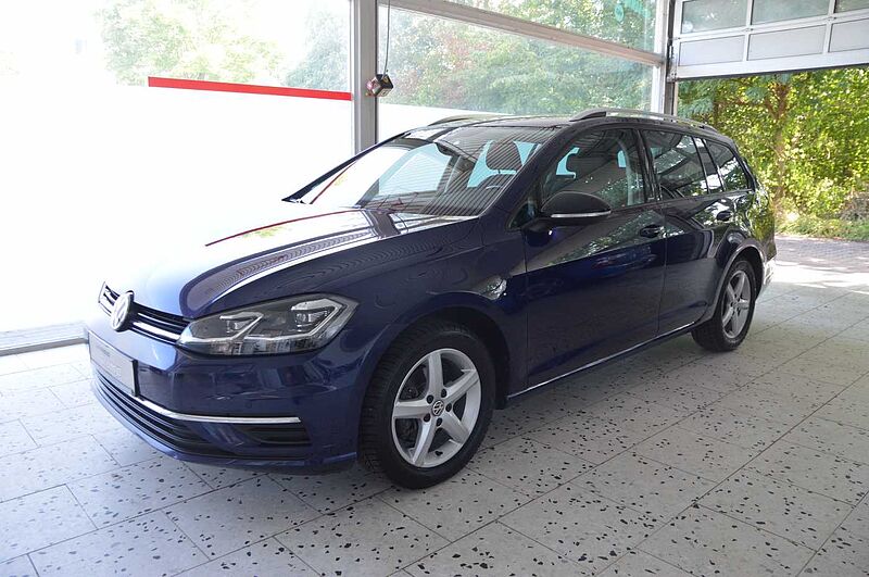 Volkswagen Golf VII Var. 1.5 TSI Auto. IQ. DRIVE AHK