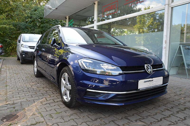 Volkswagen Golf VII Var. 1.5 TSI Auto. IQ. DRIVE AHK