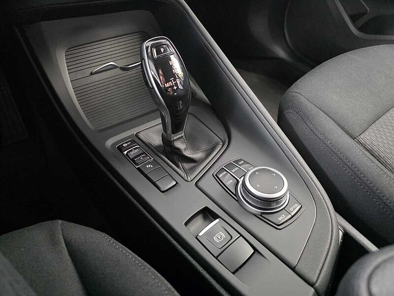 BMW X1 sDrive18i Advantage Aut. Navi | LED | SHZ | Park-Assist.