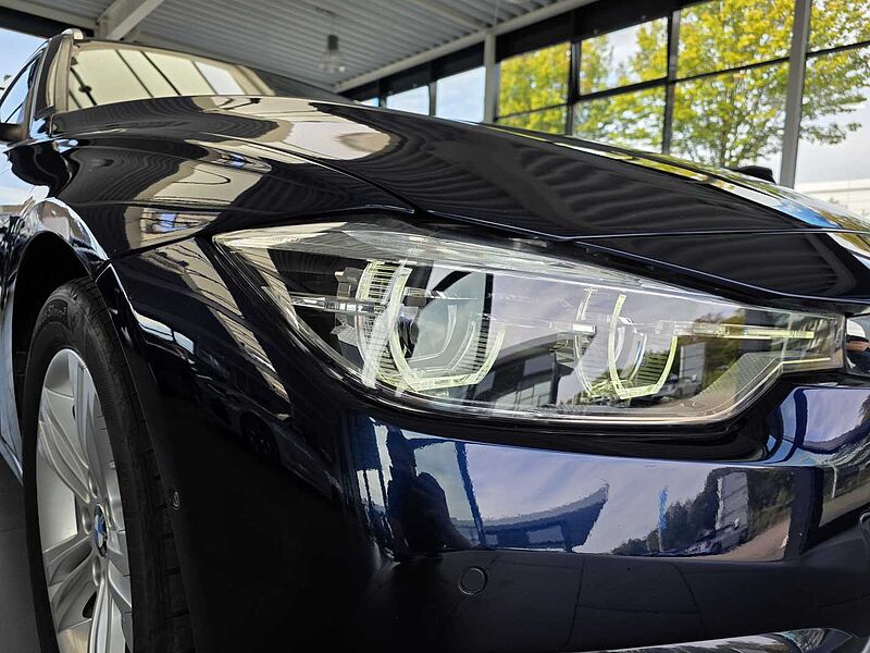BMW 320d Sport Line AHK/HUD/Navi/Leder/RFK