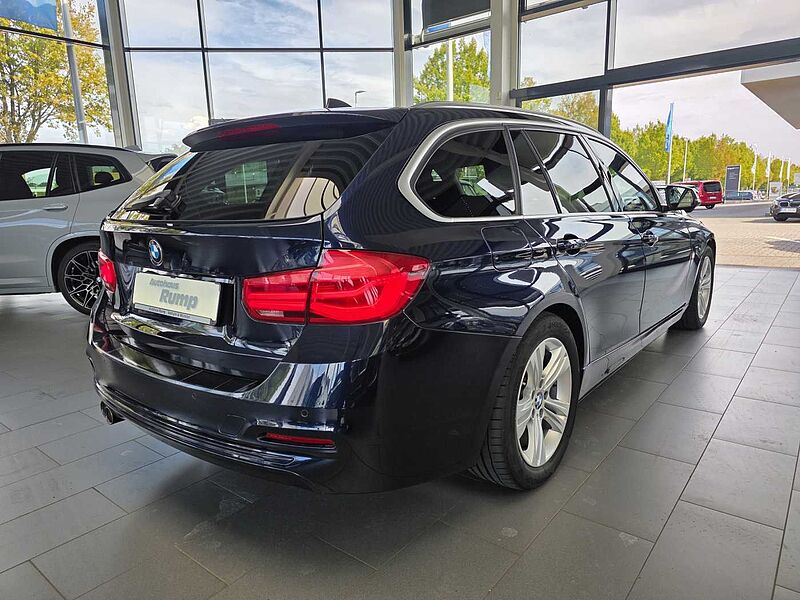 BMW 320d Sport Line AHK/HUD/Navi/Leder/RFK