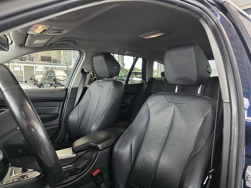 BMW 320d Sport Line AHK/HUD/Navi/Leder/RFK