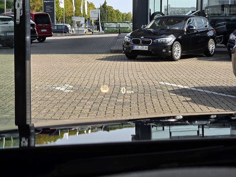 BMW 320d Sport Line AHK/HUD/Navi/Leder/RFK