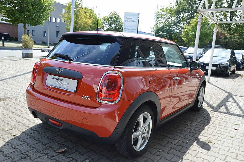 MINI ONE 3-T&Uuml;RER Navi, Apple CP