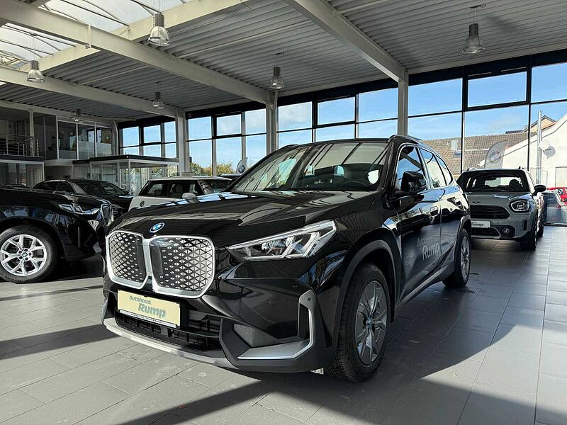BMW iX1 eDrive20 | NAVI | KAMERA | PARKASSISTENT | SHZ